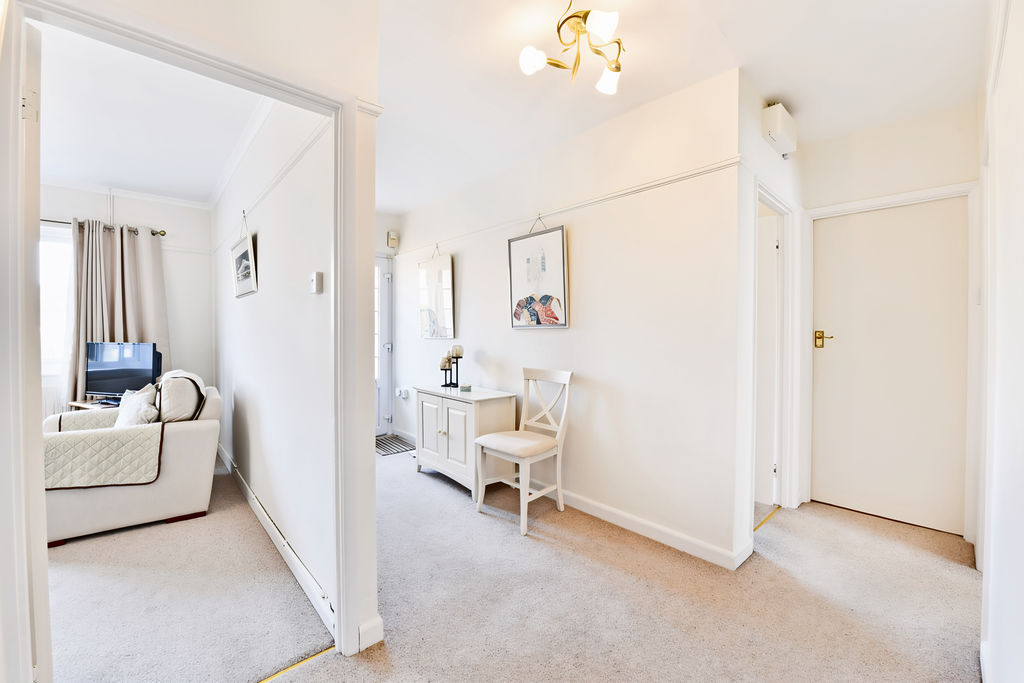 Entrance Hallway- click for photo gallery